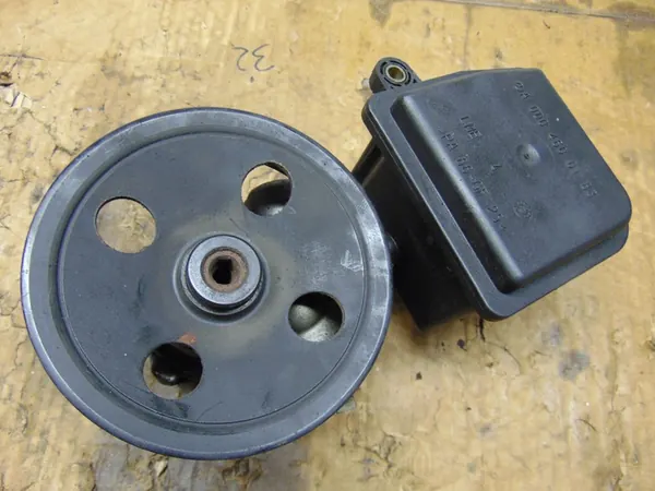 Servostyrningspump Mercedes E-Klass W211 2.6 V6 image 5