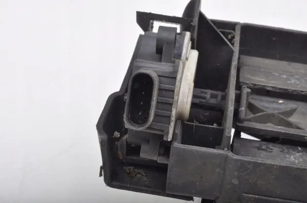 Opel Astra J ventilationsjalusi OEM 13309431 6466R300 image 9