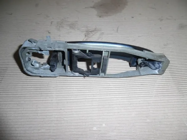 Suporte maçaneta porta VW T5 OEM 1C083885 esquerda dianteira image 3