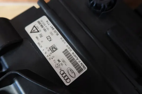 AUDI Q3 FULL LED FARO DERECHO image 4