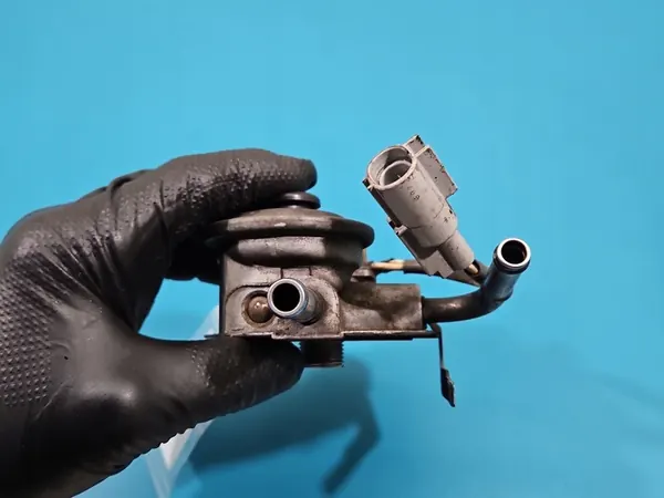 Carcasse de Filtre à Carburant Toyota Land Cruiser 120 3.0 D4D image 4