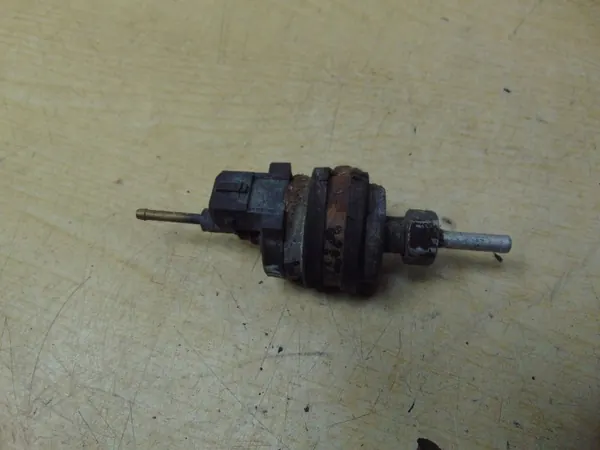 Webasto Polttoainepumppu Mercedes Vito W639 2.2 CDI Käytetty image 5