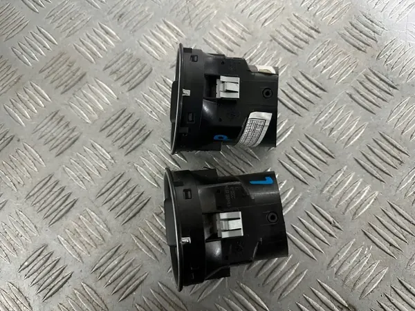 Rejillas de ventilación Lancia Delta III - OEM LANCIA DELTA III KRATKI NAWIEWU KONSOLI PRAWA LEWA KOMPLET image 4