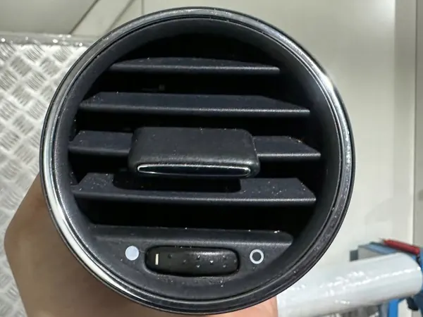 Rejillas de ventilación Lancia Delta III - OEM LANCIA DELTA III KRATKI NAWIEWU KONSOLI PRAWA LEWA KOMPLET image 7