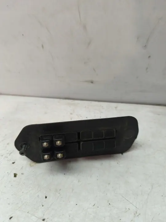 OEM 8200428700E Ovikontakti Kangoo II/III:lle image 2