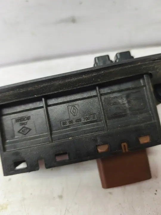 OEM 8200428700E Ovikontakti Kangoo II/III:lle image 4