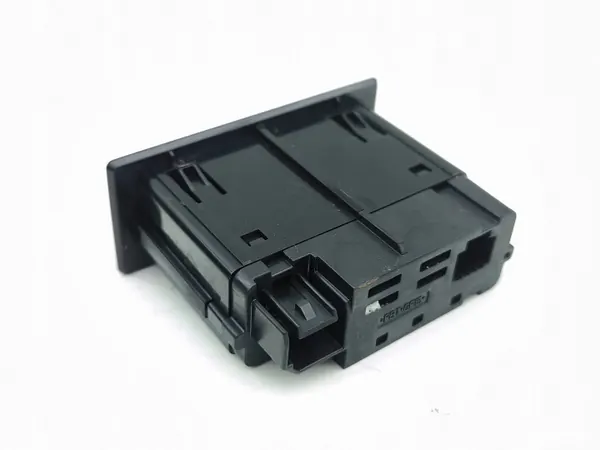 Enchufe USB-C OEM 284H33870R para Renault Captur II image 3