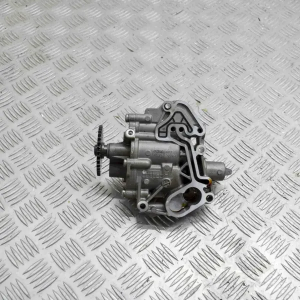 Begagnad oljepump OEM 04E115151A för Audi A3 Sportback image 3