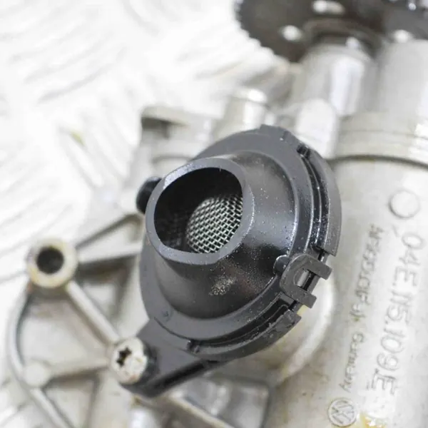 Begagnad oljepump OEM 04E115151A för Audi A3 Sportback image 4