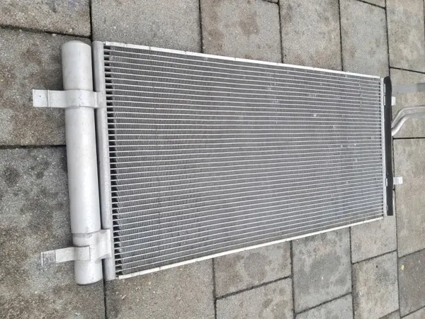 Hyundai Kona AC-condensor OEM 97606J9010 - Gebruikt image 3