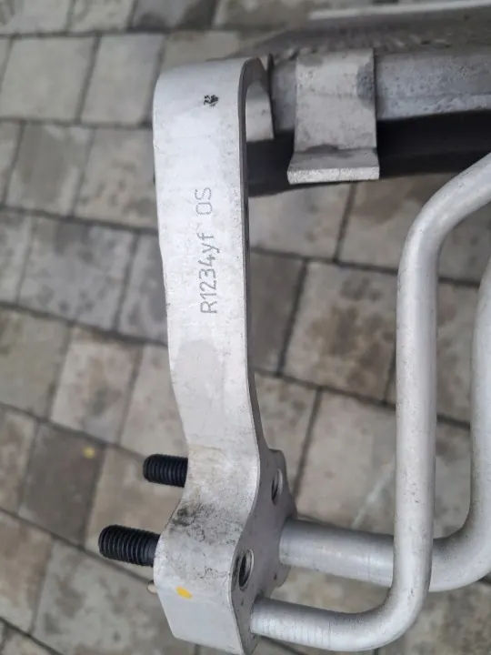 Hyundai Kona AC-condensor OEM 97606J9010 - Gebruikt image 5