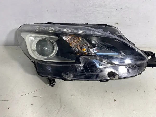 Rechter Voorlicht Peugeot 2008 I Lift EU image 2