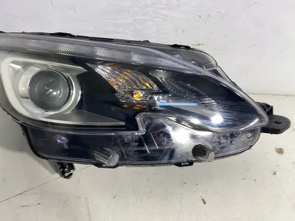 Rechter Voorlicht Peugeot 2008 I Lift EU image 5