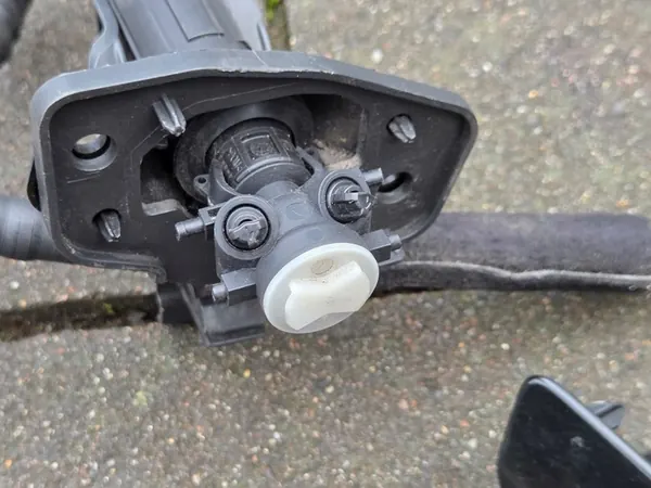 SEAT IBIZA IV LIFT Koplampreiniger + Steun + Deksel Rechts image 4