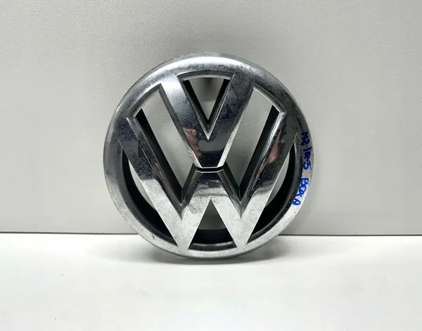 VW GOLF VI Front Grill Emblem 5K0853601F image 2