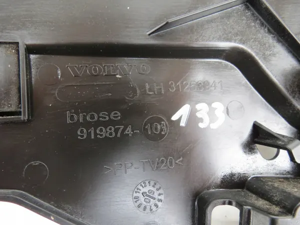 Volvo V70 2016 Taka vasen oven ikkunalista OEM 31253941 image 3