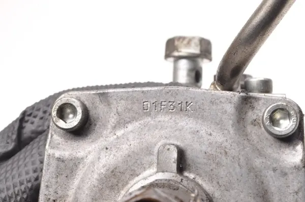 Toyota Bränslefilterhus OEM 419240 - Begagnad image 4