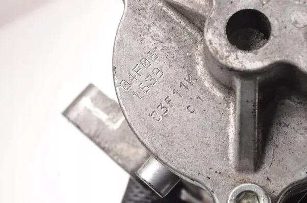 Toyota Bränslefilterhus OEM 419240 - Begagnad image 5