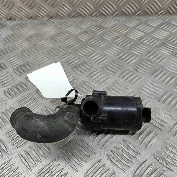 Vattenpumpmotor AUDI Q7 3.0L Diesel 2008 7L0965561J image 4