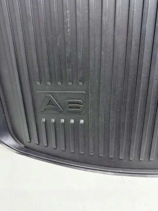 AUDI A6 C7 Avant Tavaratilan Matto Alkuperäinen image 2