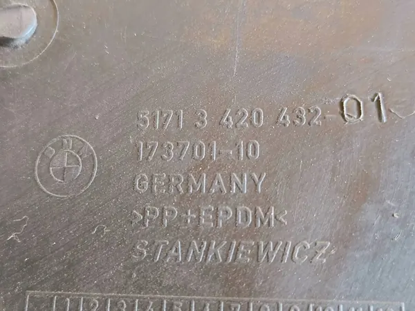 BMW X3 E83 2006 Oikea Etulokasuoja image 6