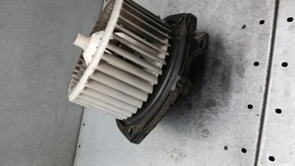 Ventilador de aquecimento Iveco Daily 2.3D 06R 197630200 image 3