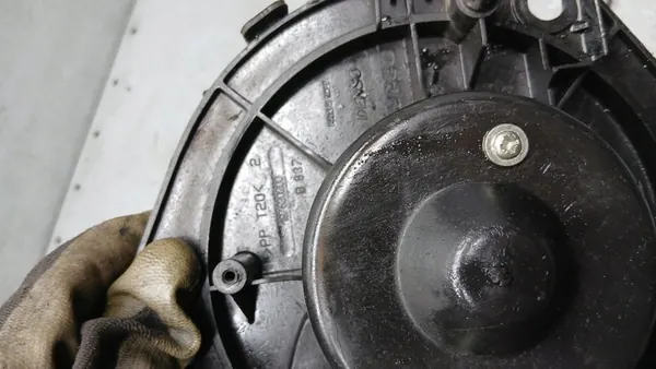 Ventilador de aquecimento Iveco Daily 2.3D 06R 197630200 image 6