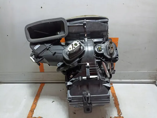 Ford Ecosportin lämmityspuhallinmoottori OEM GN11-19B555-EKB image 3