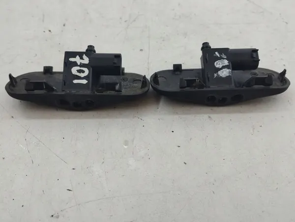 Audi A7 S7 4G 2011 Front Windshield Washer Nozzle image 7