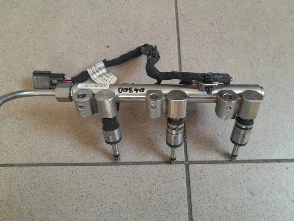 OEM 35350-04300 Rampe d'injecteurs complète Hyundai image 3