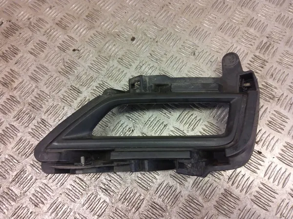 Griglia faro antinebbia anteriore destra Nissan Micra K14 2021 OEM image 3