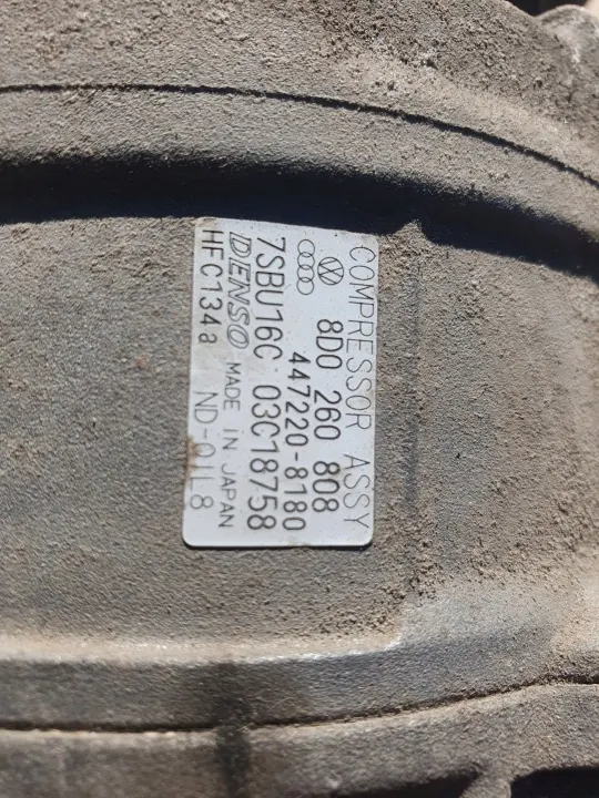 Compresseur A/C OEM 8D0260808 pour VW Passat B5 1.9 TDI image 3