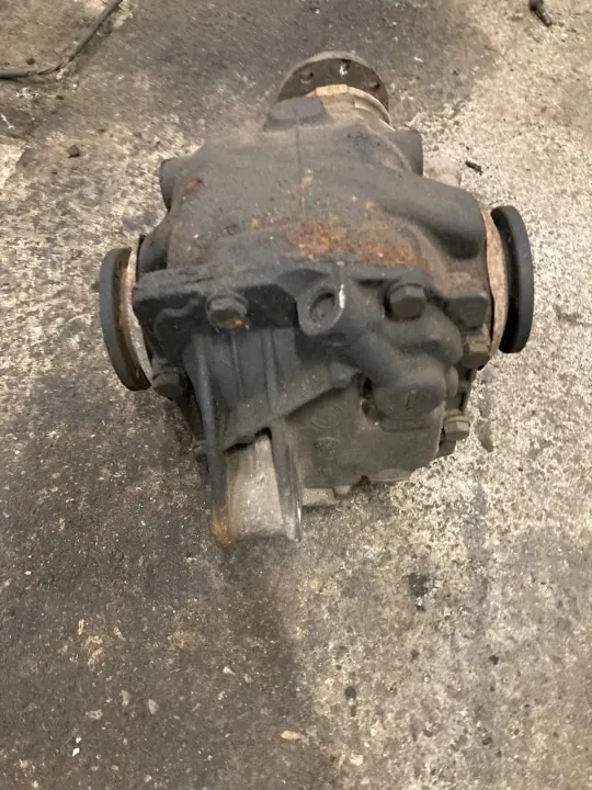 Bakre differential BMW X3 E83 7523669 3.0L image 3