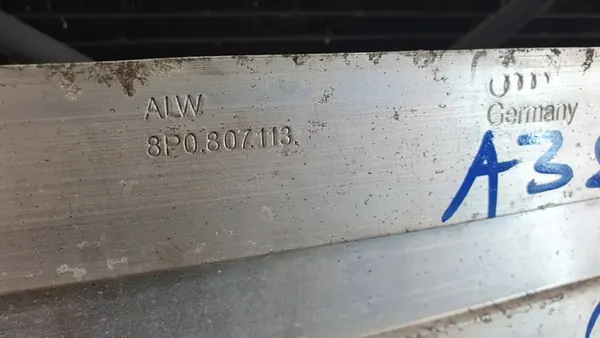 Audi A3 8P Cabrio Eturadiatortuki 08-12 OEM image 8