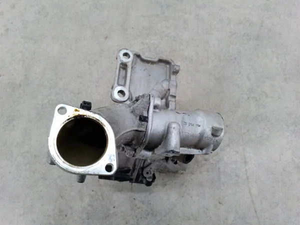 Válvula EGR usada OEM 3-523.02.8 para Nissan Qashqai I image 9