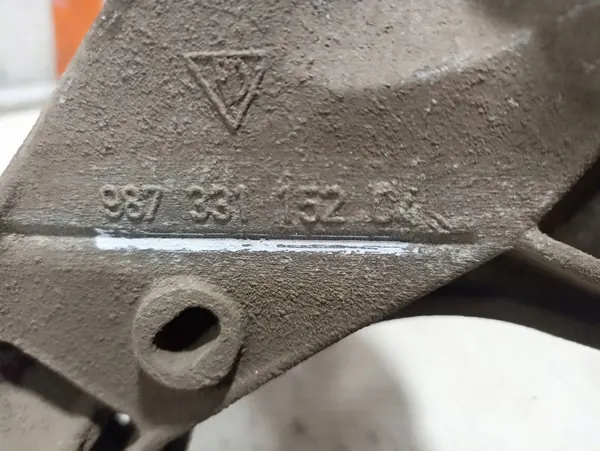 Porsche Cayman 987 Taka oikea kynnys OEM 98733115204 image 4