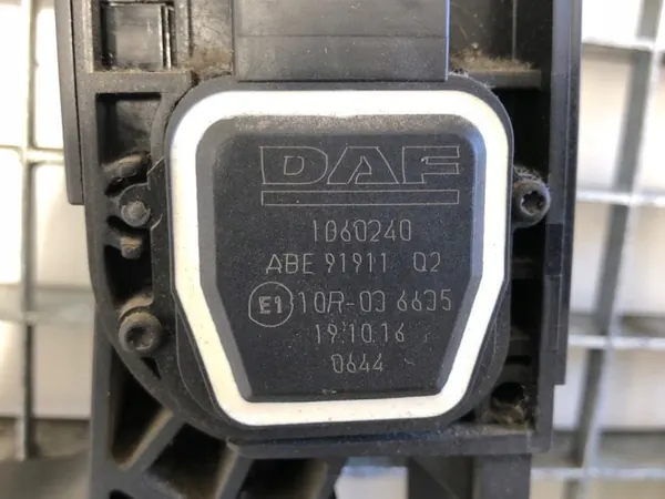 Gaspotentiometer OEM 1060240 für DAF XF 462PS image 4