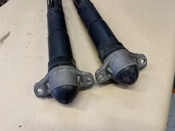 Ammortizzatore posteriore VW PASSAT B8 2.0 TDI Kombi image 6