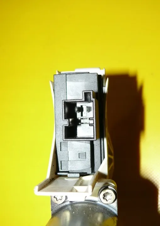 Motor de vidro elétrico dianteiro direito Audi A6 C6 image 4