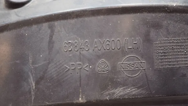 Nissan Micra 2005 Etuvasen Lokasuoja OEM image 8