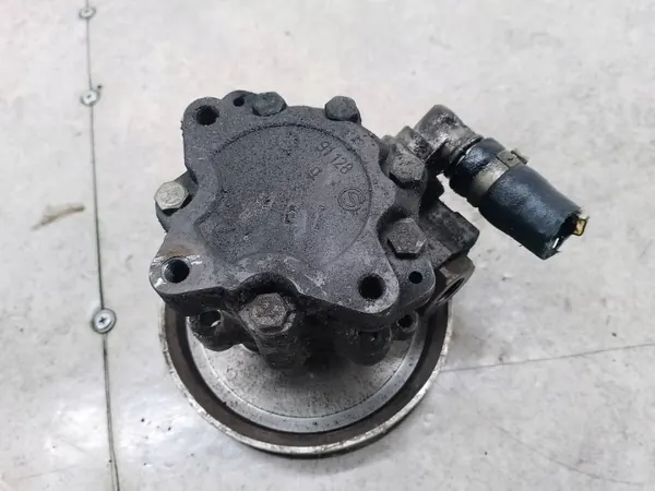 Pompe de direction Audi d'occasion OEM 4F0145155E image 6