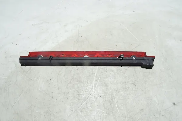 Luz de freio adicional AUDI A4 8D9945097B image 3