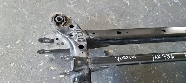 Chrysler Pacifica 2022 Achterophangingbalk OEM KTS30157 image 5