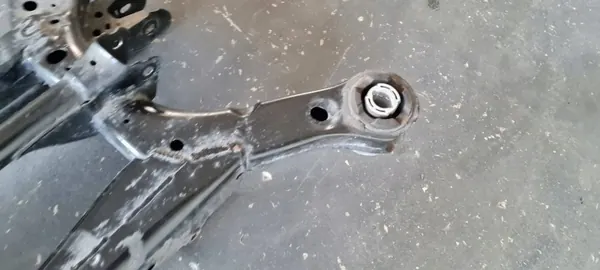 Chrysler Pacifica 2022 Achterophangingbalk OEM KTS30157 image 8