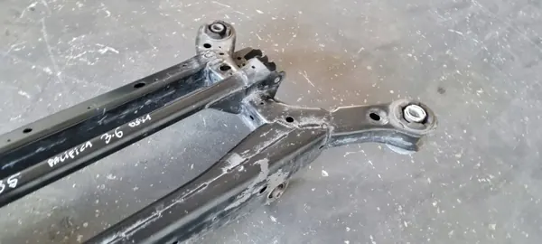 Chrysler Pacifica 2022 Achterophangingbalk OEM KTS30157 image 9
