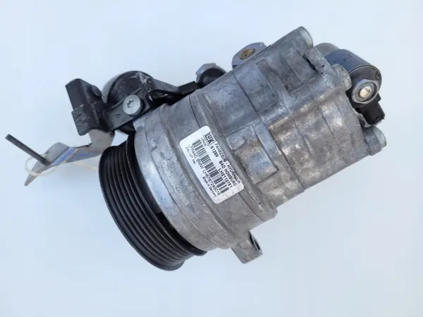 BMW OEM 6767243 Dynamic Drive Pumppu - Käytetty image 2