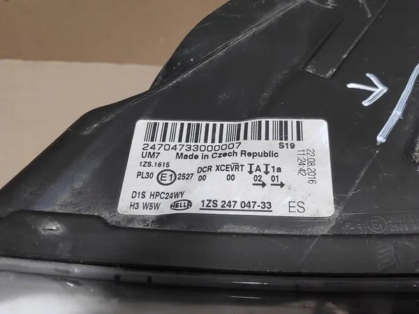 Vasen Bi-Xenon Ajovalaisin Skoda Superb II image 8