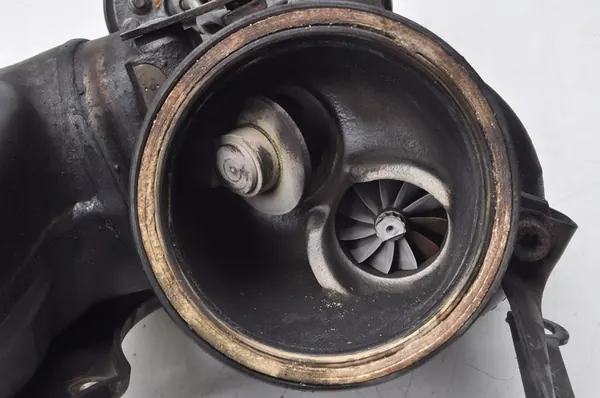 Turbo BMW Z4 E89 2.0 184HP OE 7588938 image 3