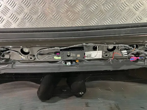 BMW achterklepglas OEM UTO23319 voor 3-serie G20/G21 image 4