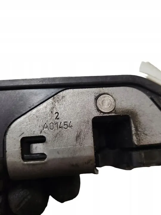 Bakre högra dörrlås PEUGEOT 3008 1.6L 2011 OEM 006235 image 4